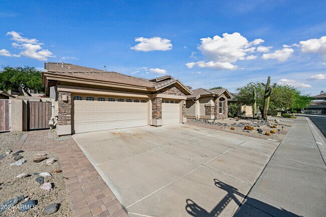 Foto del edificio - 6520 W Robin Ln