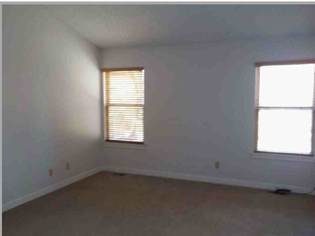 Foto del edificio - 5165 Granby Cir