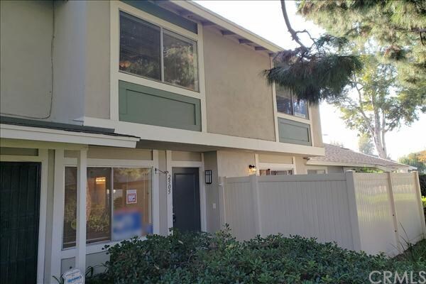 Building Photo - 2505 S Laurelwood