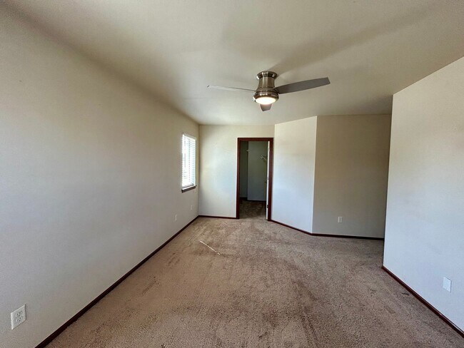 Foto del edificio - 5244 Arrow Ct
