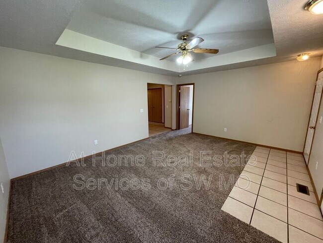Building Photo - 4305 W La Siesta St