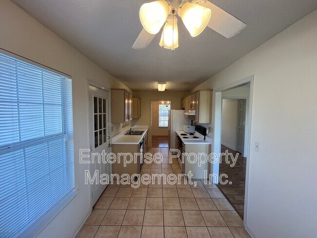 Foto del edificio - 3931 Long Creek Rd