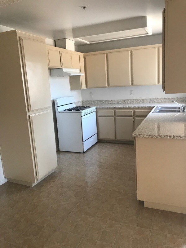 Cottonwood Apartments Apartments in Fontana, CA