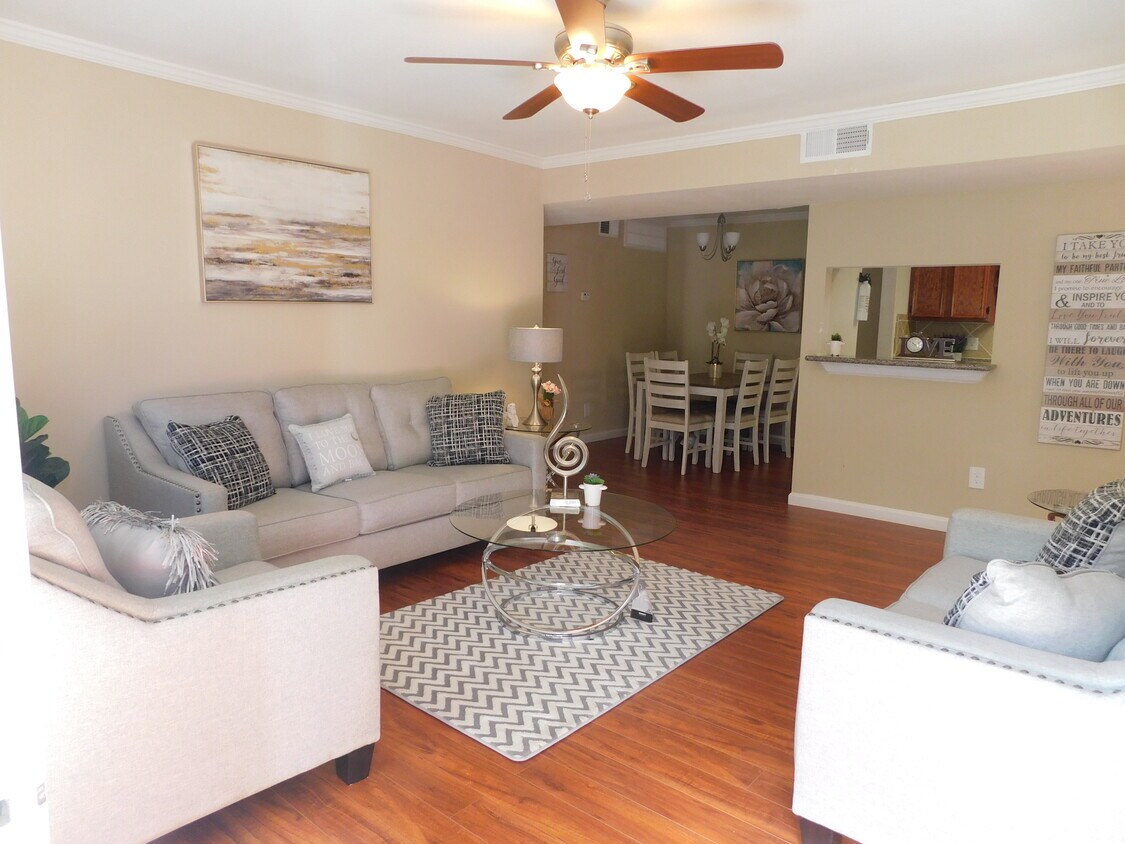 Falls of Bellaire Apartments Houston, TX