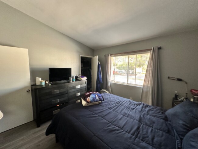 Foto del edificio - 5110 N River Rd