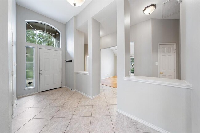 Foto del edificio - 21922 Rivergate Ct