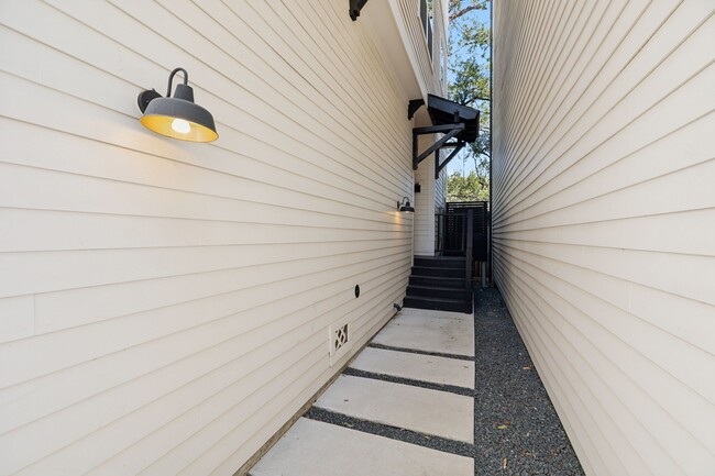 Photo - 1413 W 23rd St House