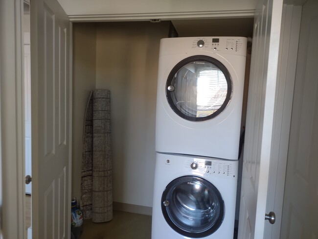 laundry machines in unit - 132 Main St