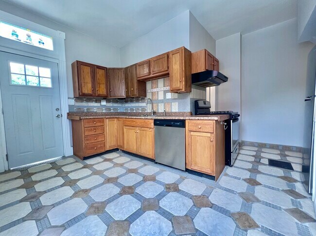 Building Photo - 1438 Pullan Ave