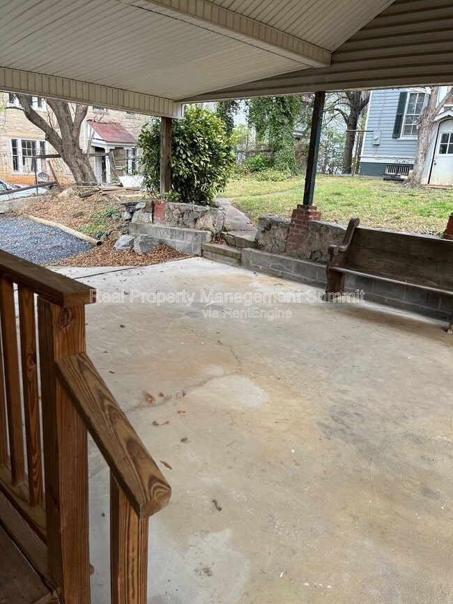 Building Photo - 10 Fayette St