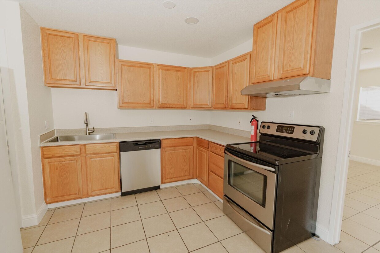 Foto principal - 695 Vermont Ave