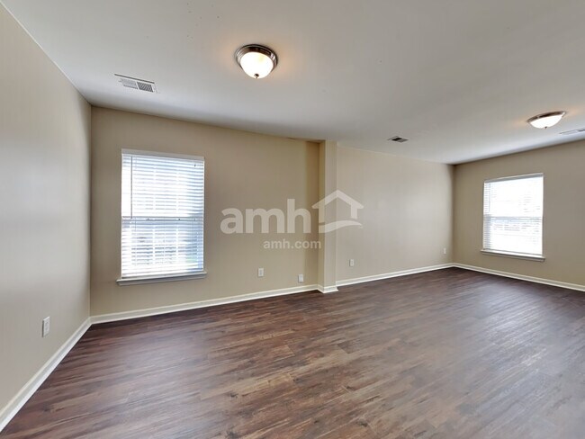Building Photo - 2034 Cripplecreek Drive