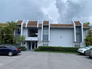 Building Photo - 9225 SW 87th Ave