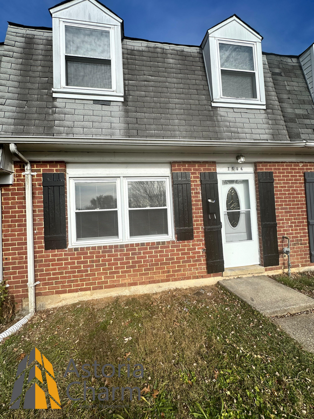 Primary Photo - Newly Renovated 3bed/2.5bath Townhouse in ...