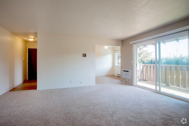 1BR, 1BA - 816SF - Park Square Apartments