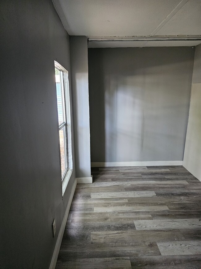 Foto del edificio - 2 bed 1 bath recent remodel