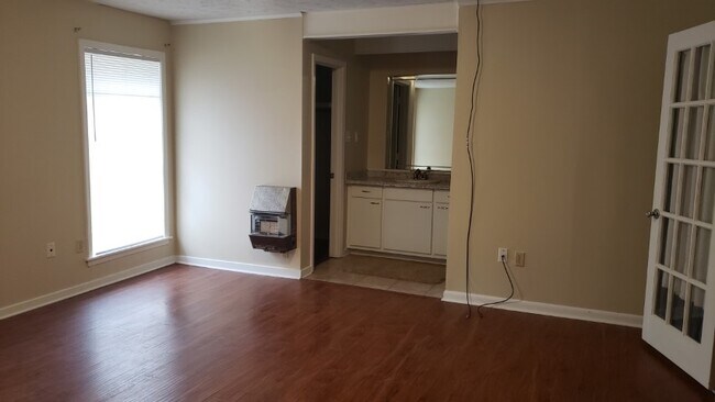 Foto del edificio - 106 Oak Dr