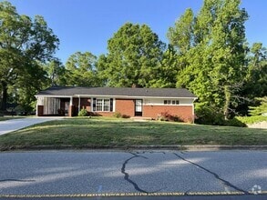 Building Photo - 336 Crestside Dr SE