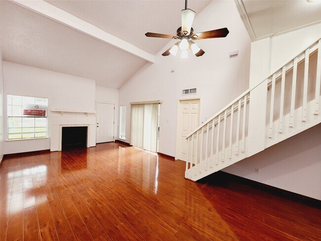 Foto del edificio - 2611 Grants Lake Blvd