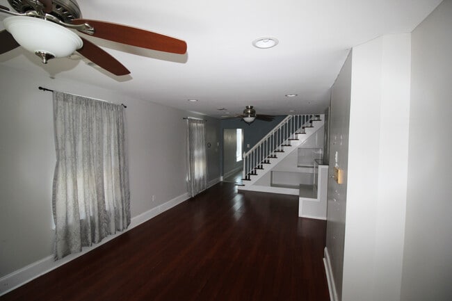 Building Photo - 3033 Toledano St