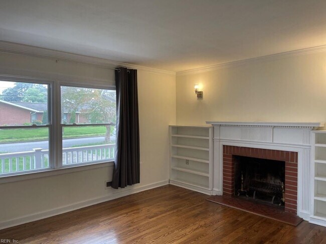 Building Photo - Camelia Shores