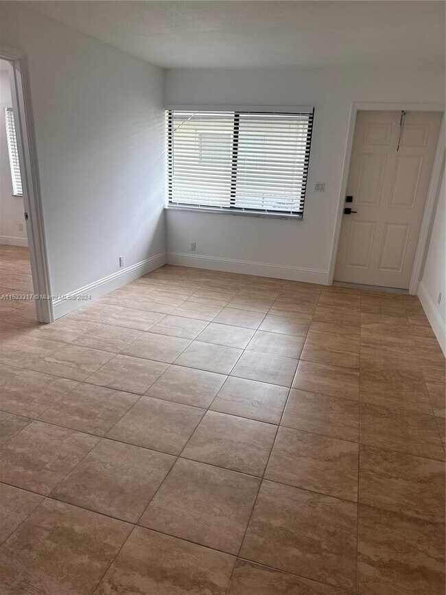 Building Photo - 1021 W Las Olas Blvd