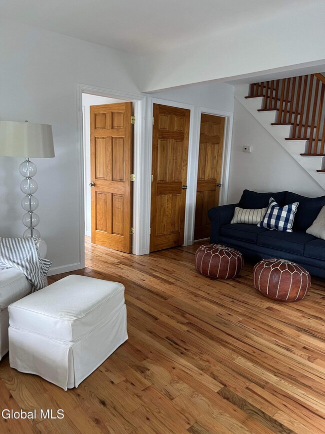 Foto del edificio - 165 Lake Ave