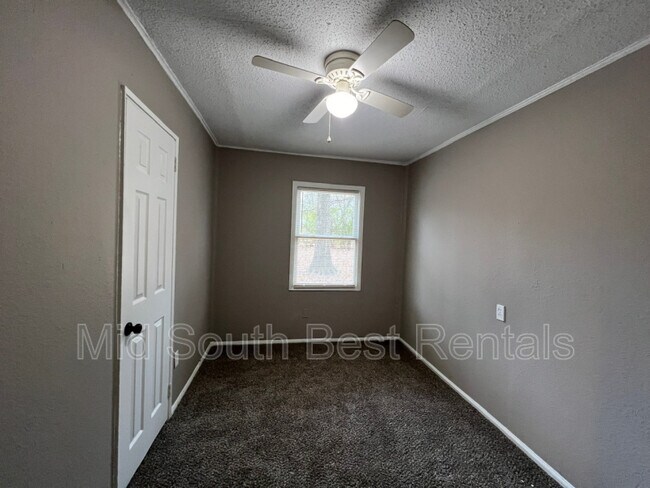 Building Photo - 3603 Early St