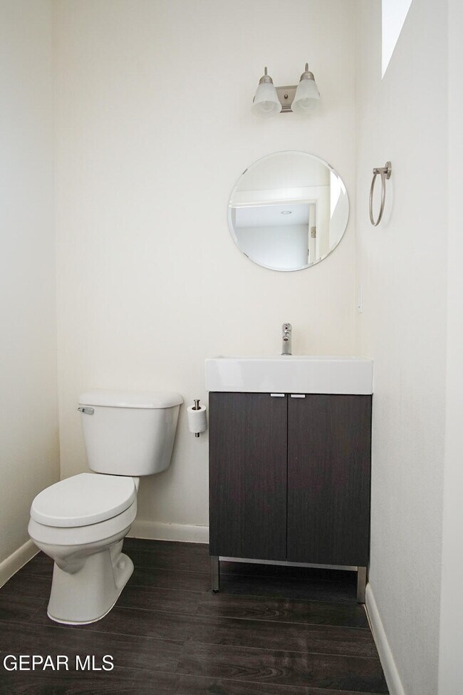 Foto del edificio - 6262 Woodrow Bean Transmountain