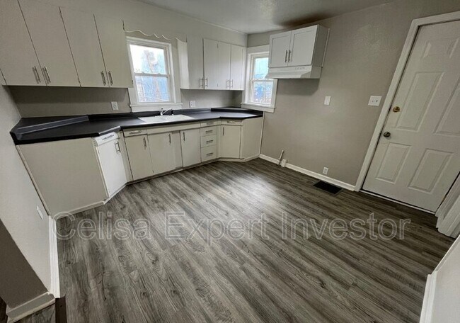 Foto del edificio - 1715 St Marys Ave