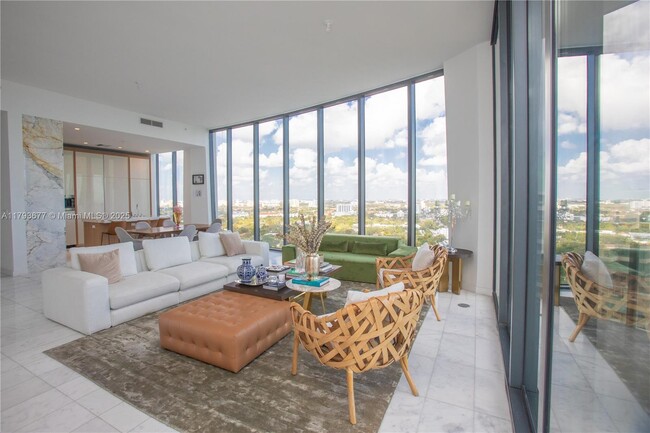 Foto del edificio - 2821 S Bayshore Dr