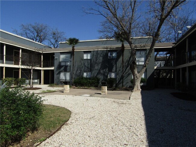 Foto del edificio - 1706 Patton Ln