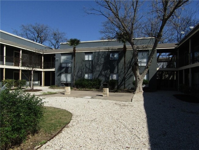 Building Photo - 1706 Patton Ln