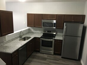 Building Photo - 26 Belhaven Dr