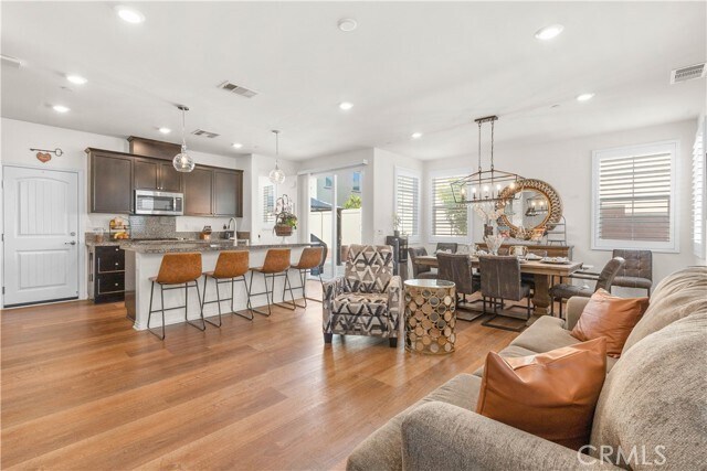 Foto del edificio - 8653 Bay Laurel St