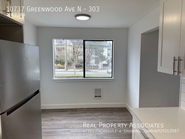 Foto del edificio - 10737 Greenwood Ave N