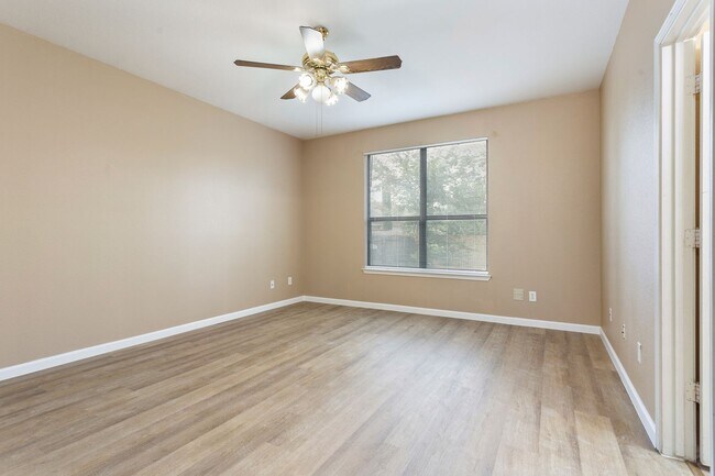 Foto del edificio - 1752 Bayland St