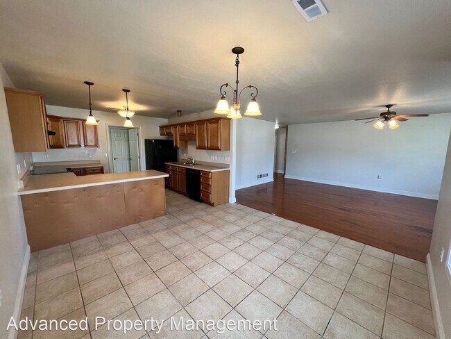 Foto del edificio - 4 br, 2 bath House - 1001 Cassidy Dr