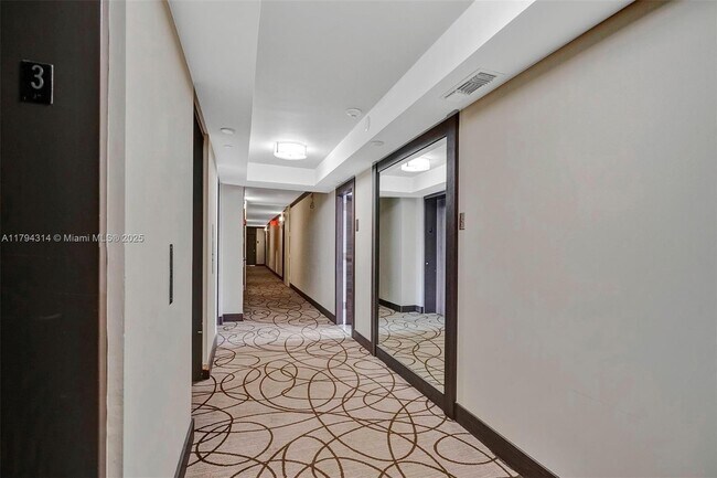 Building Photo - 20515 E Country Club Dr