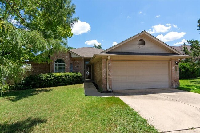 Building Photo - 1802 Laurel Ln