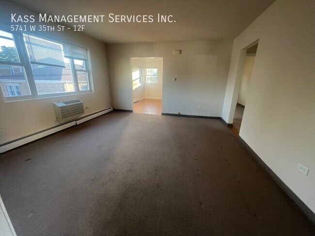 Foto del edificio - 5741 W 35th St