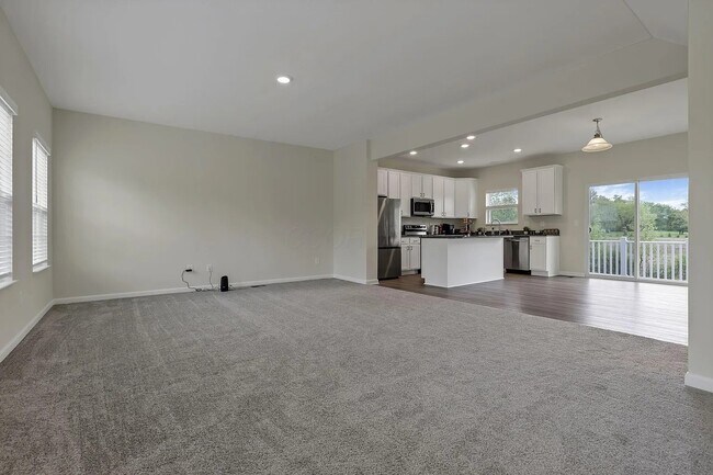 Foto del edificio - 111 Coyote Willow Dr