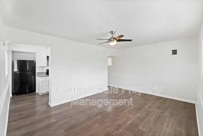 Building Photo - 3756 Riviera Dr