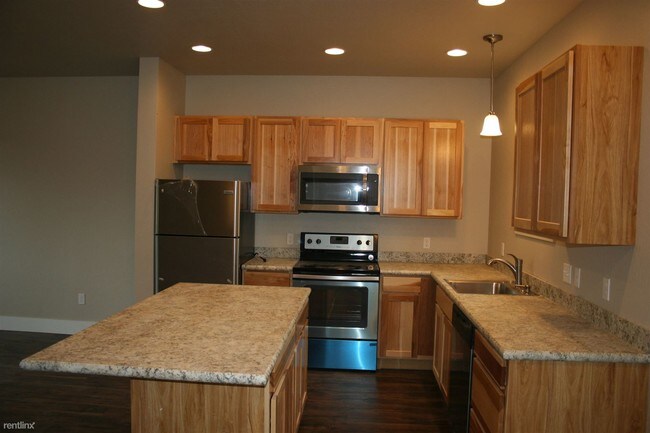 Foto del edificio - 729 Waverly Pl