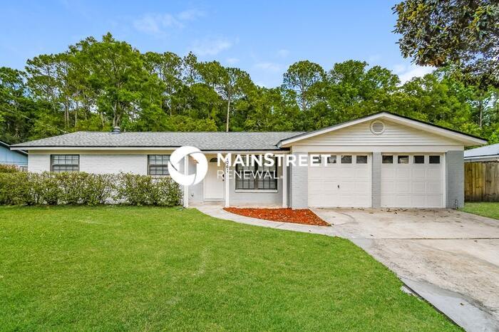 Foto principal - 3 Bedroom Pet-Friendly Home in orange park...