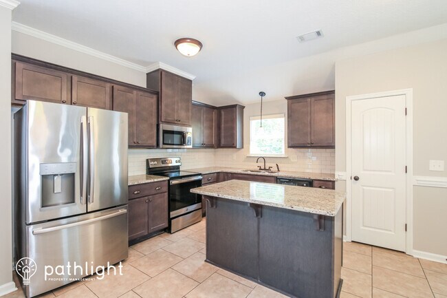 Building Photo - 3250 Alexandria Dr