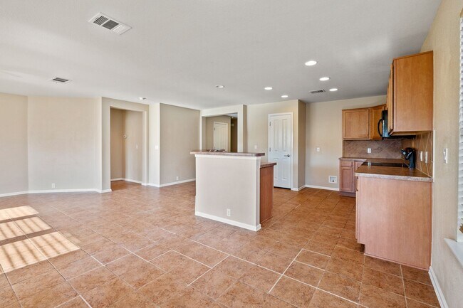 Foto del edificio - Four Bedroom Home in Summerlyn!!!!