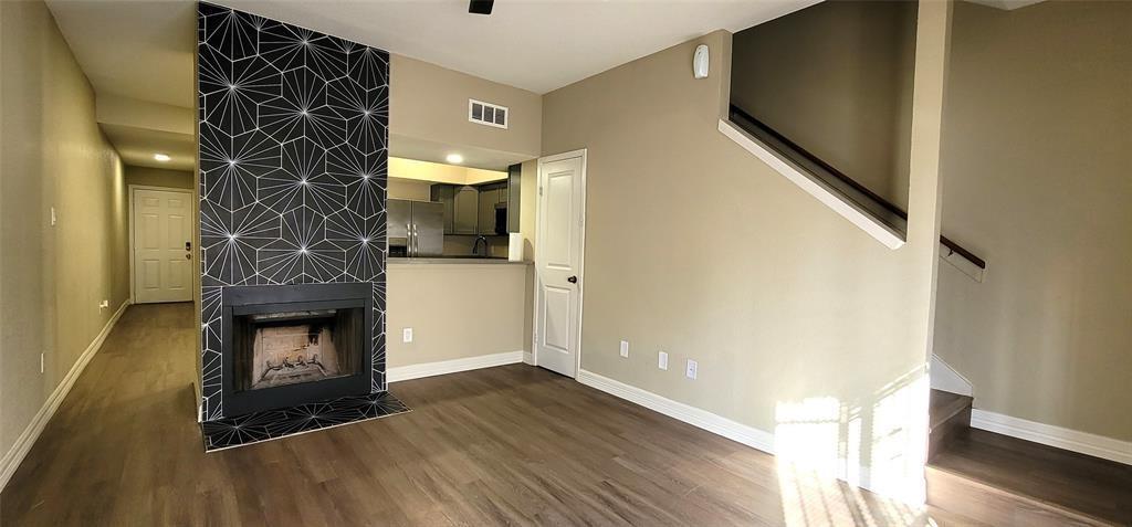 Foto principal - 8713 Victorian Village Dr