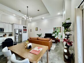 Building Photo - 5801 Winsome Ln
