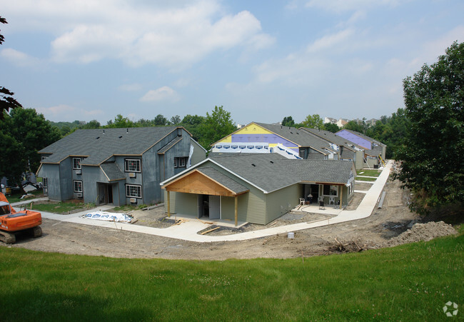 Building Photo - Green Meadows